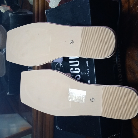 Leather Missguided, Light Pink,Woman's Size 6. Brand New Never Worn.Box included - Picture 3 of 4